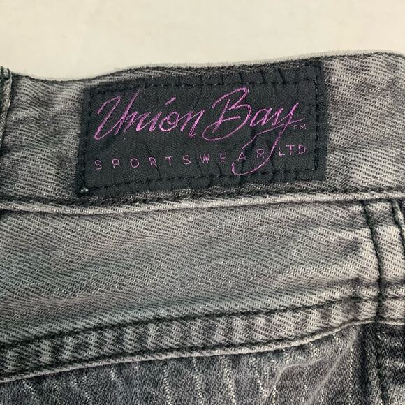 Union Bay Sportswear LTD. Vintage Women's Gray Stripe Fray Long Shorts Size 25 - Picture 3 of 6